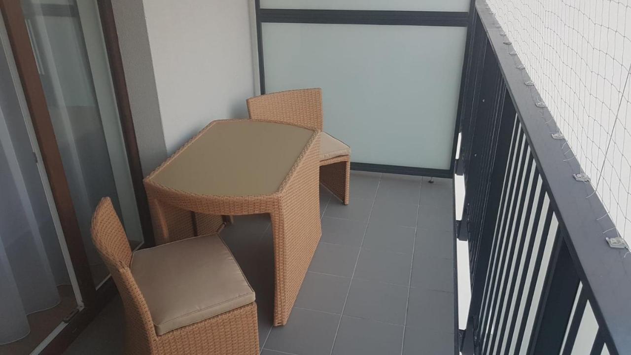 Warsaw City View: Modern Apartment with Parking Exterior photo